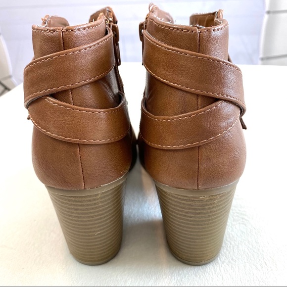 LC Lauren Conrad Slit Ankle Boots - Picture 7 of 14
